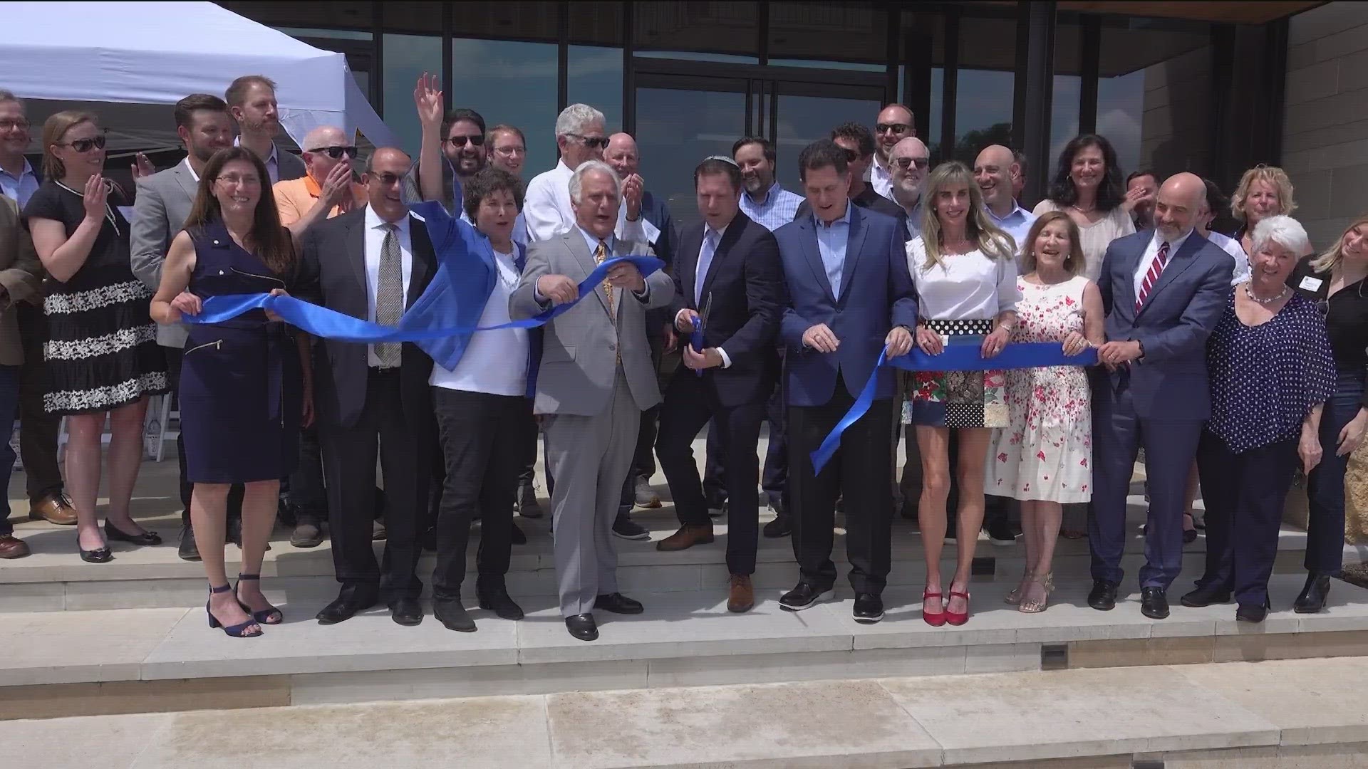 Shalom Austin celebrated the newly renovated and expanded Jewish community center.