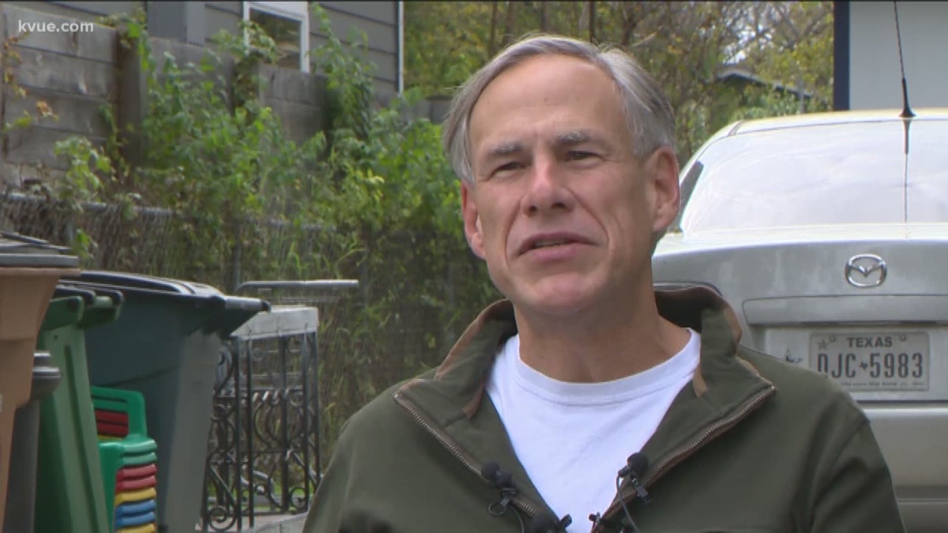 Governor Greg Abbott delivers Thanksgiving meals to those ...