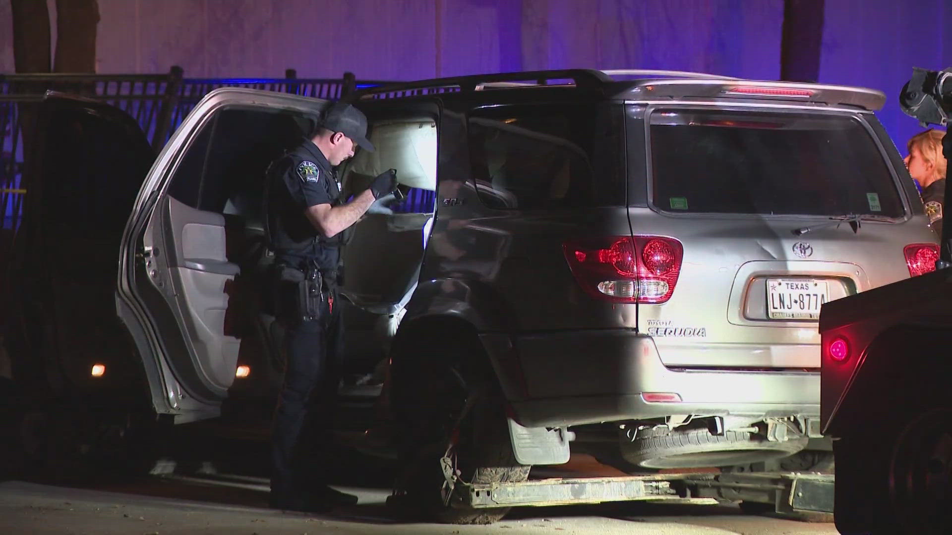 Driver arrested after SUV crashes into East Austin building | kvue.com