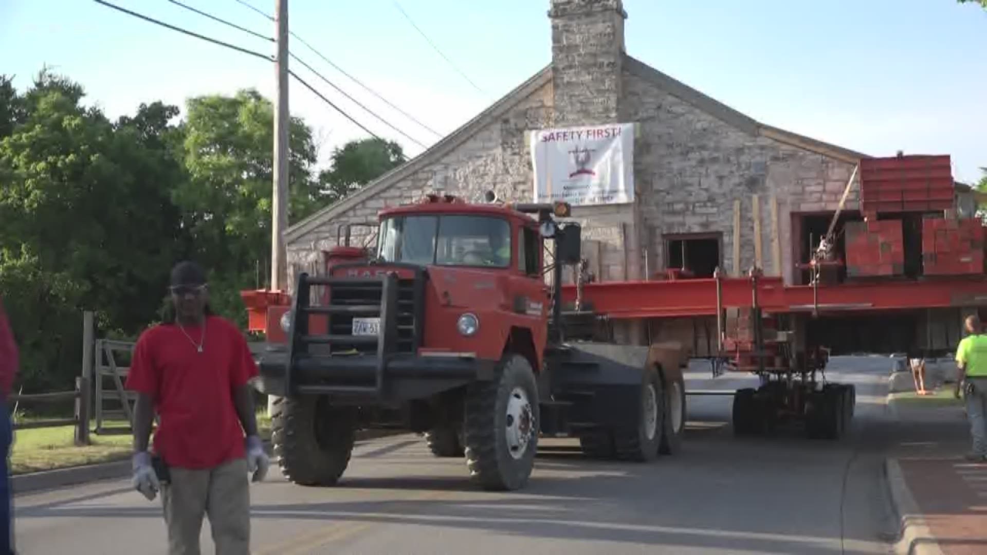 Moving one of if not the oldest building in Round Rock shut down a few roads this weekend.