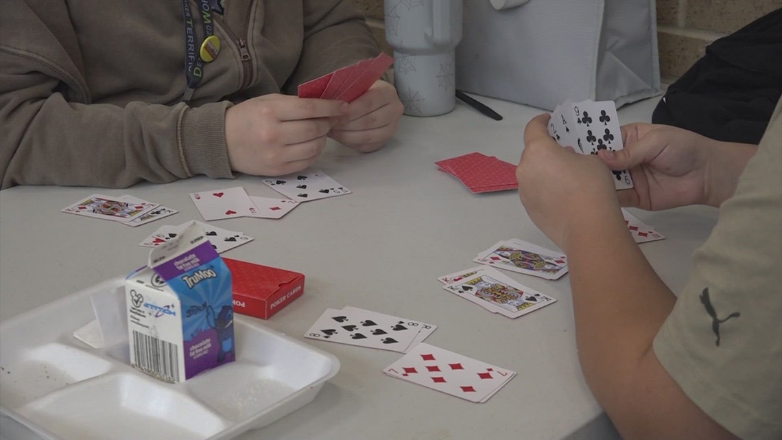 Hays CISD students, teachers adjust to Texas' public school cellphone ban