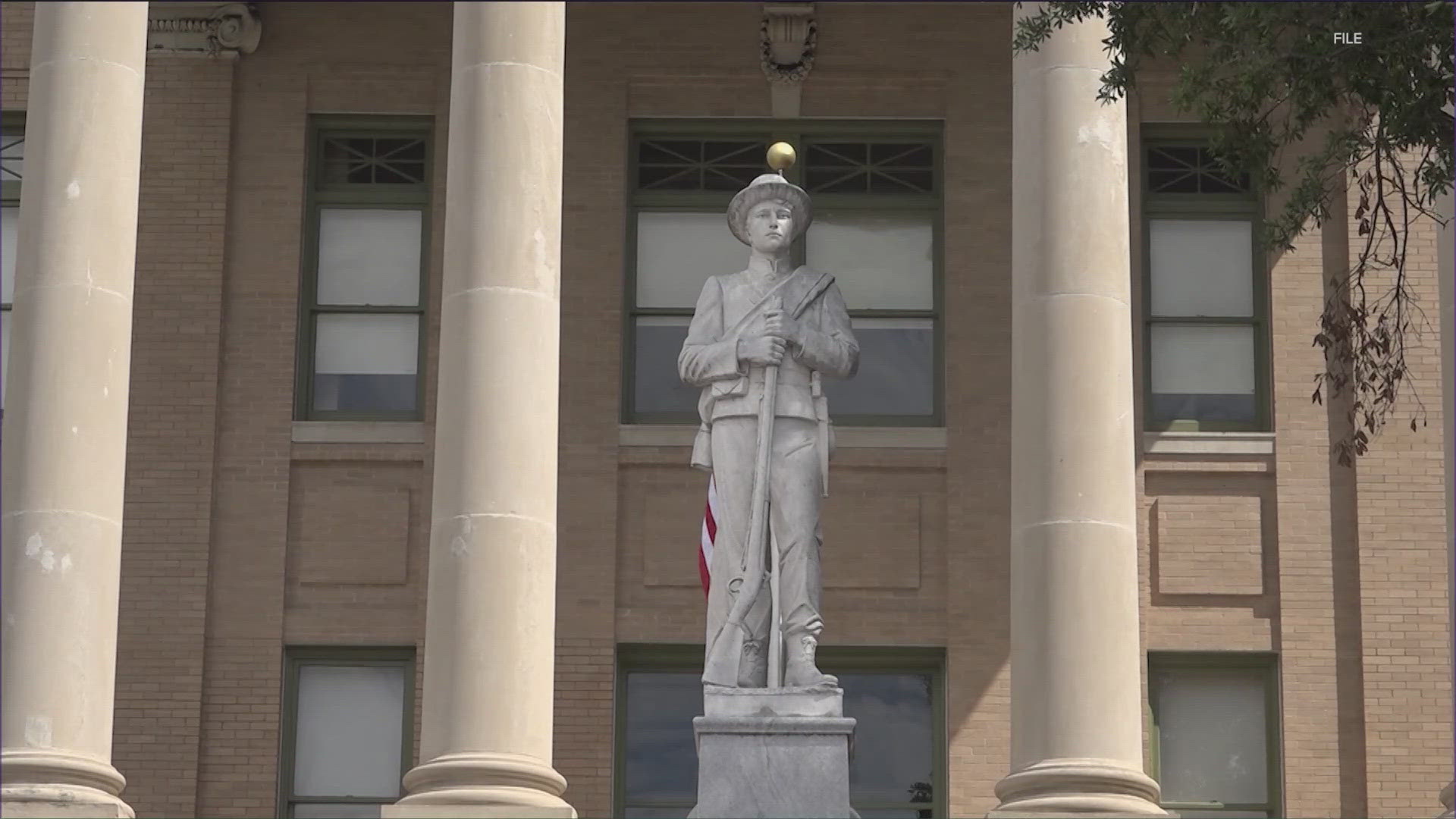 The monument has been outside the Williamson County courthouse since 1916.