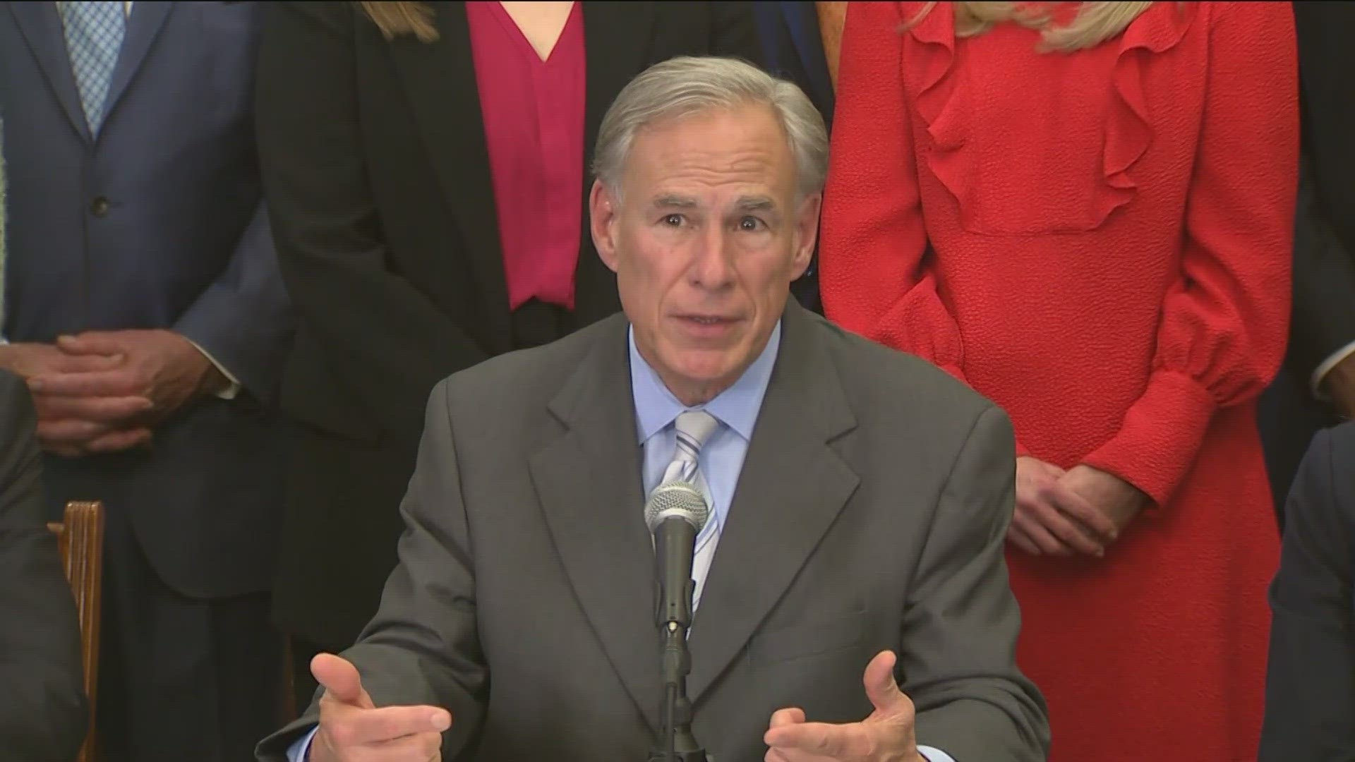 Gov. Greg Abbott on Wednesday announced Texas will continue to be a major player in the semiconductor manufacturing game. KVUE's Ford Sanders has more.