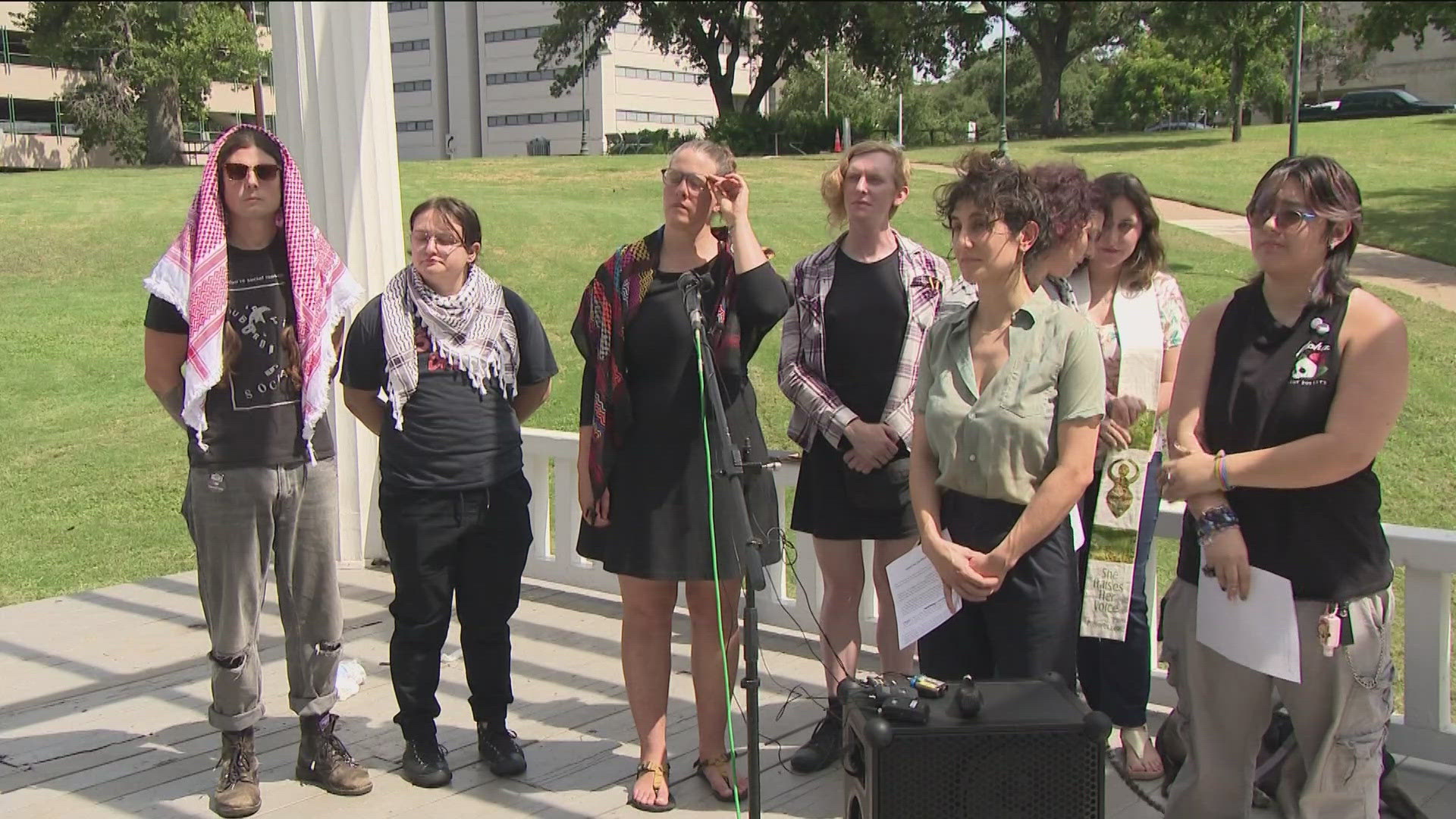 UT protesters arrested in April want all charges dropped | kvue.com