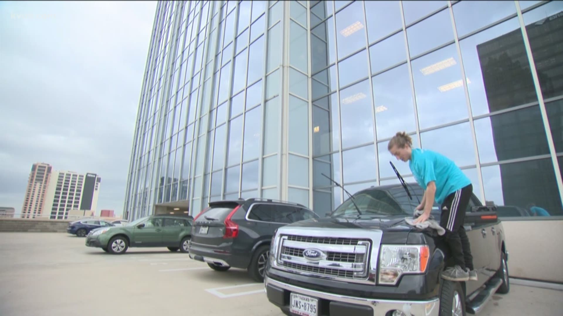 No more waiting in line to get your car washed. Now, the wash will come to you thanks to some UT alums who created a new app.