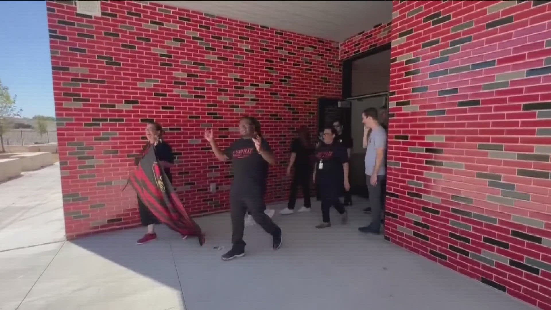 Del Valle ISD students headed back to their classrooms on Wednesday. KVUE's Hannah Rucker was ale to get a sneak peak inside the district's brand new middle school.