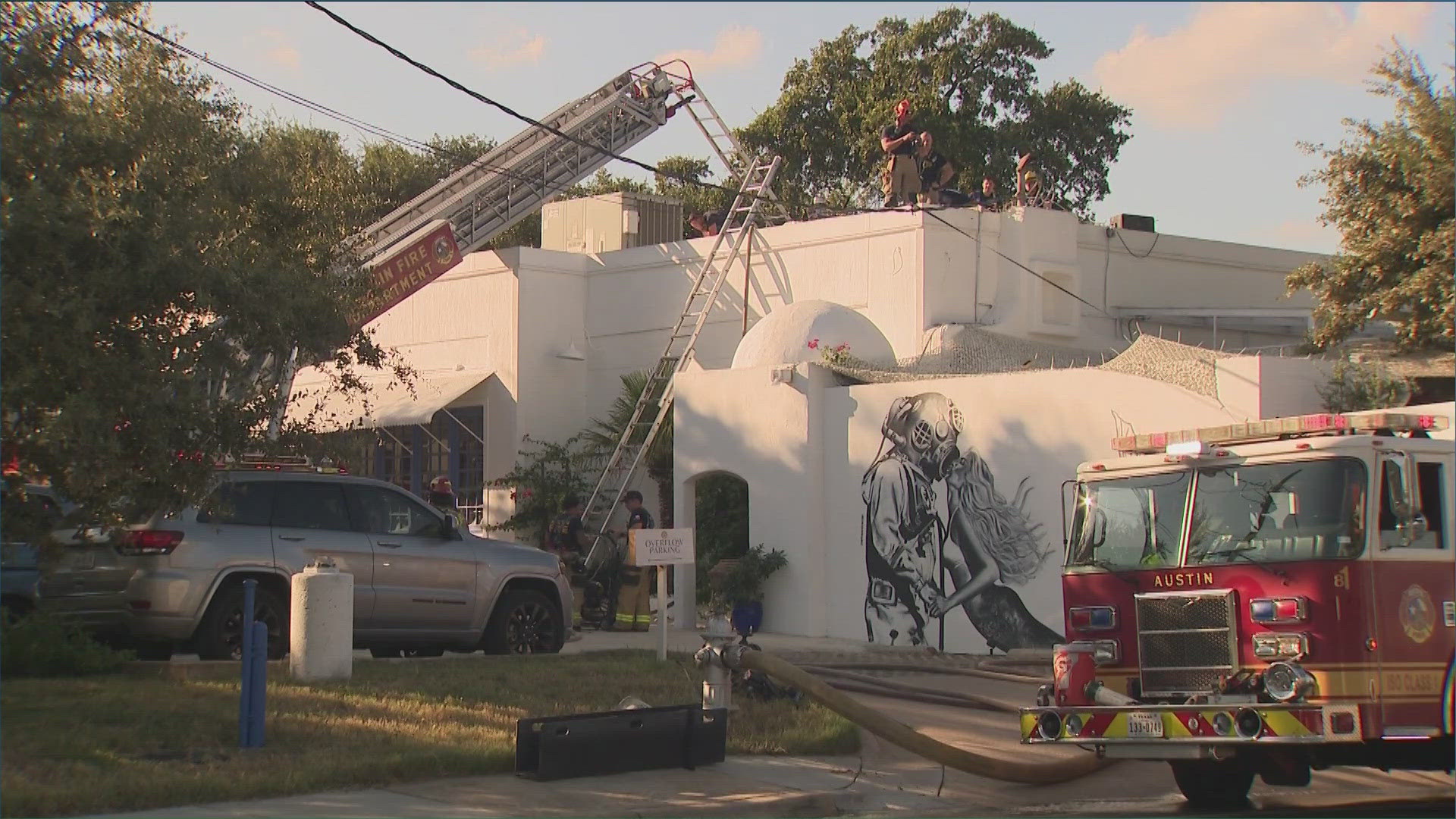 No one was hurt and the restaurant didn't suffer any structural damage in the fire.