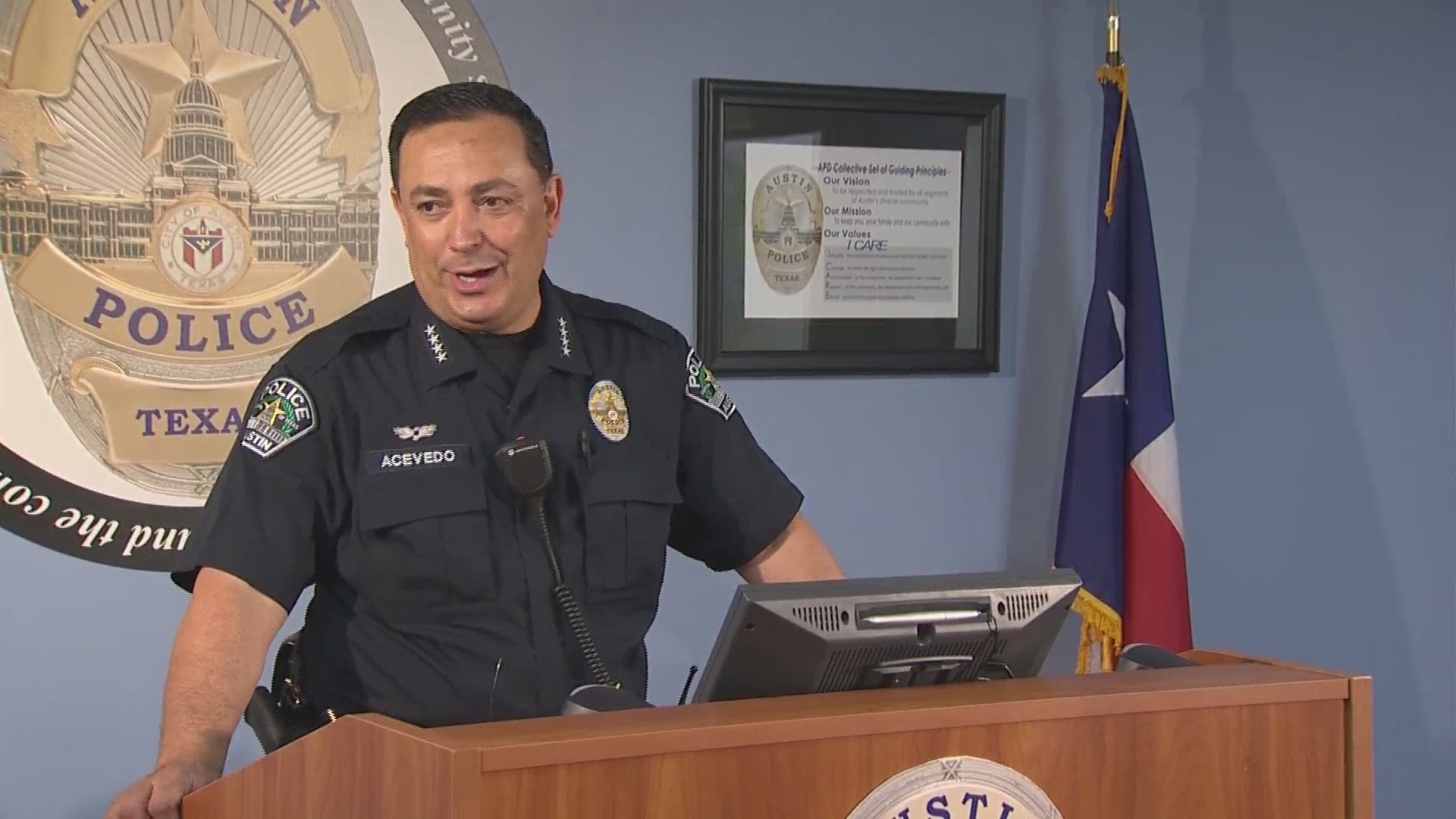 Austin Police Chief Art Acevedo discusses the temporary shut down of the department's crime lab.