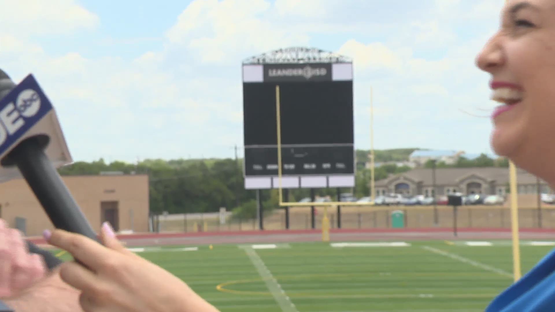 KVUE's Stacy Slayden talks with Leander coach Tim Smith about the upcoming season