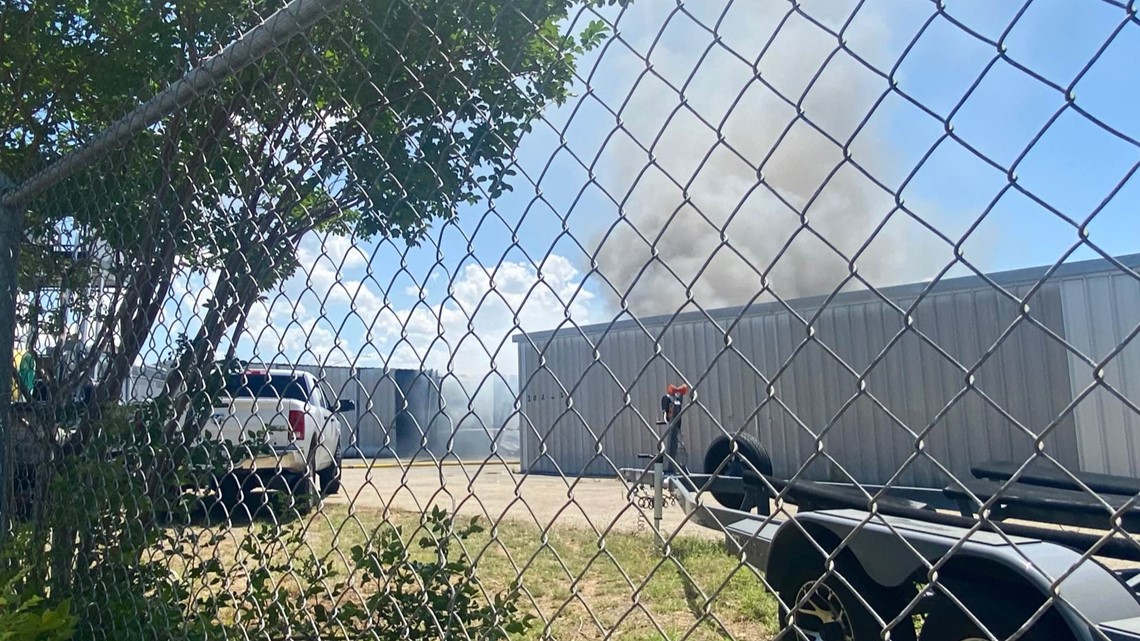 Officials responding to fire at boat storage facility near Lake Travis ...