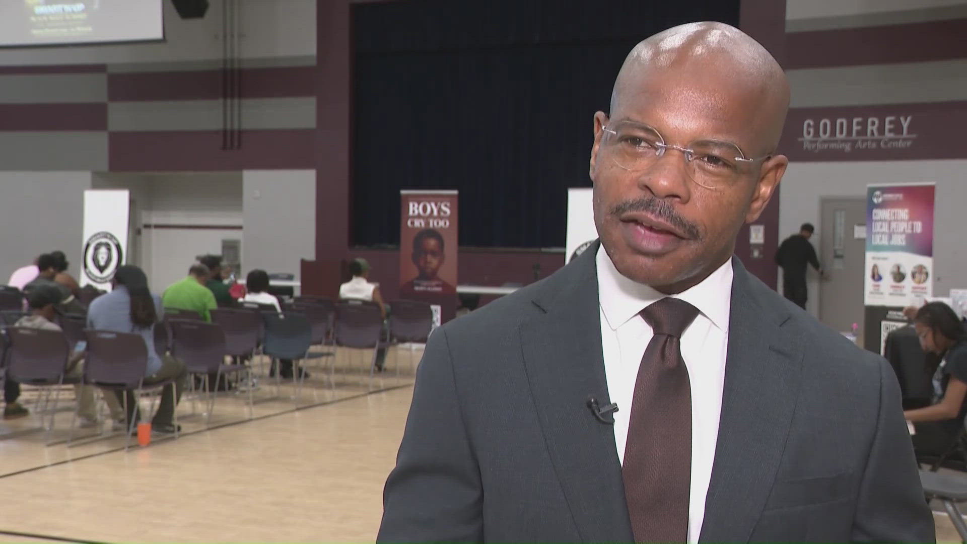 kvue.com - TEGNA Digital - US Navy destroyers begin mission to clear path through mine-filled Strait of Hormuz