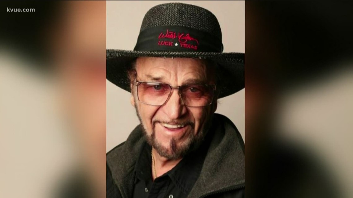 Willie Nelson drummer Paul English dies | kvue.com