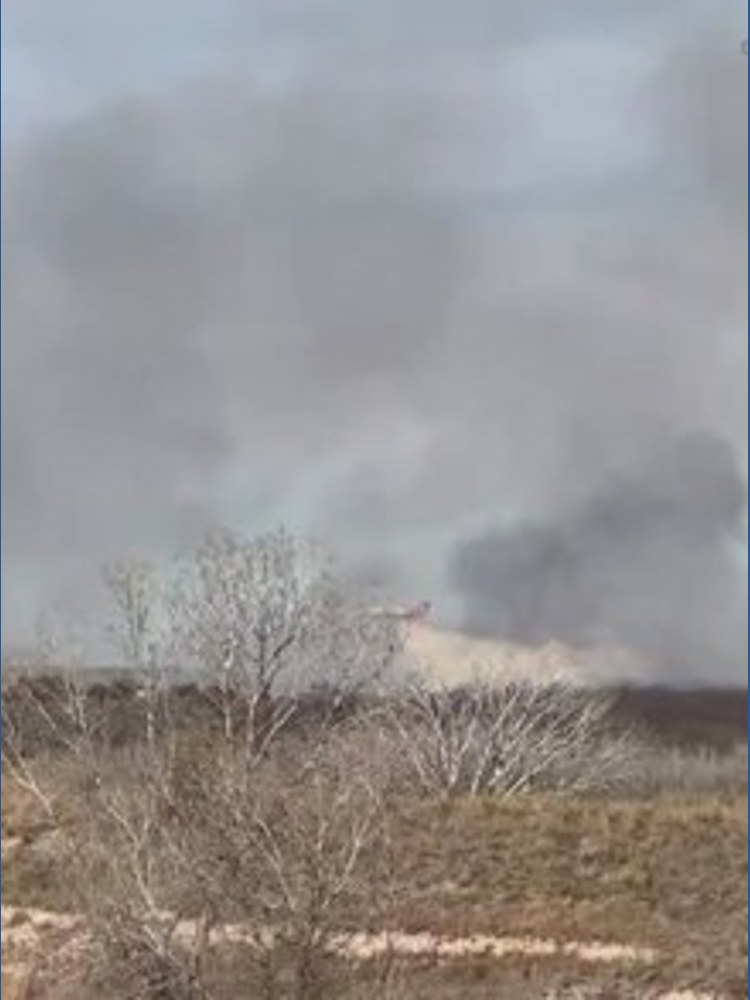 Texas Panhandle ranchers on edge as Lavender and 8 Ball fires burn ...