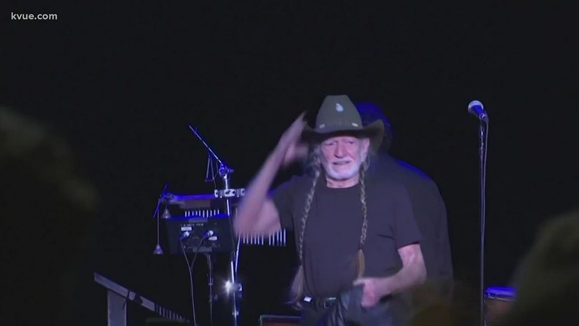 Willie Nelson will debut a new record of Frank Sinatra covers in September.