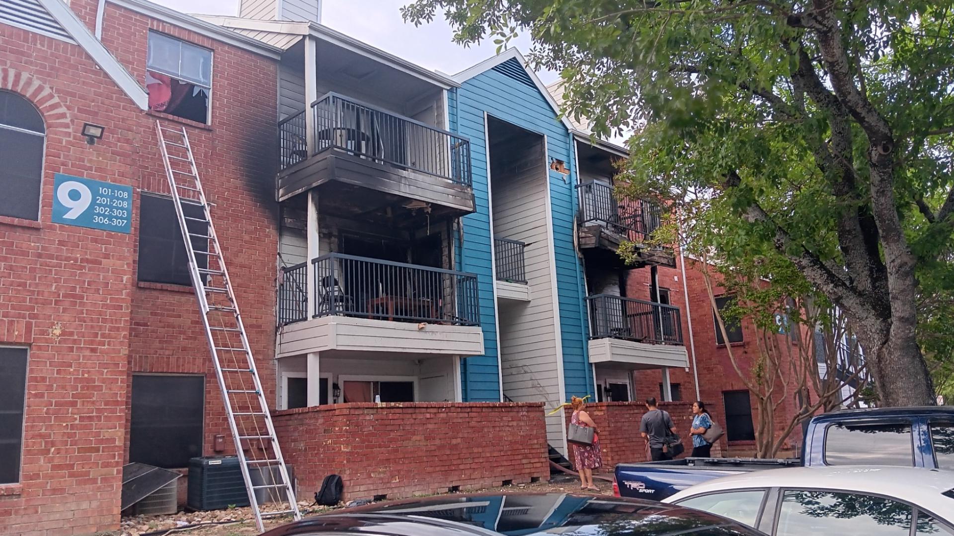 2 injured in North Austin apartment complex fire | kvue.com