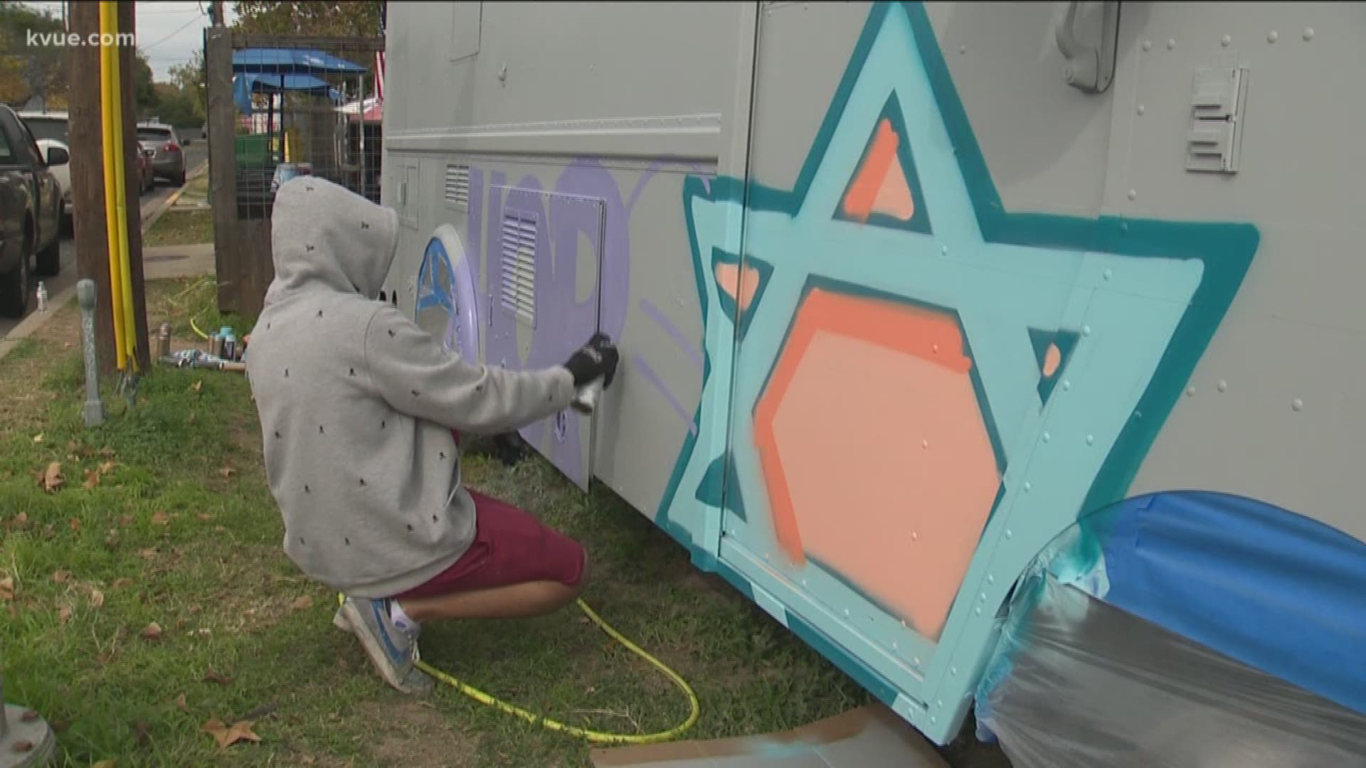 An Austin artist is giving a burglarized food truck a whole new look. Jew Hungry was broken into and ransacked earlier this month.
STORY: http://www.kvue.com/news/local/austin-artist-repaints-vandalized-jew-hungry-food-truck/617534948