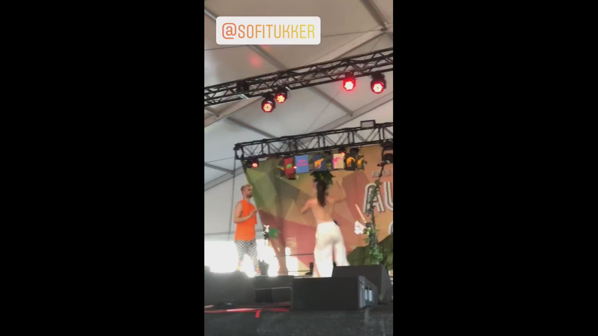 Nude sofi tukker Checked out