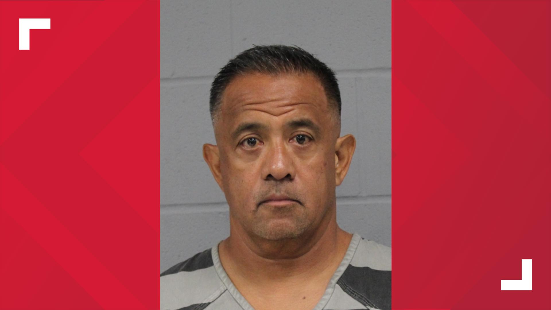 Texas Longhorns' co-defensive coordinator charged with DWI after Austin crash