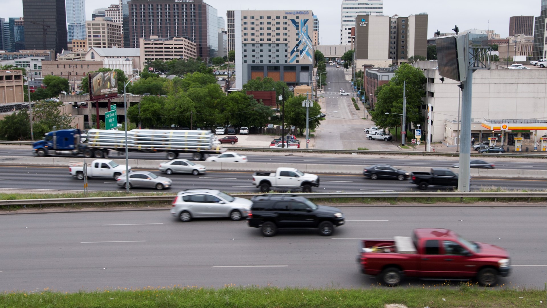 There's another push to halt plans to expand Interstate 35 through Austin. Now State Rep. Gina Hinojosa is taking the fight to Washington.