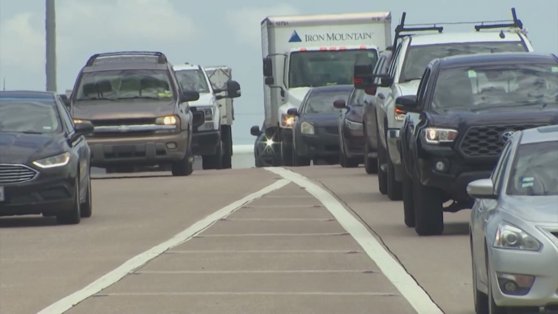 Texas lawmakers push to suspend gas tax as Iran conflict keeps prices high