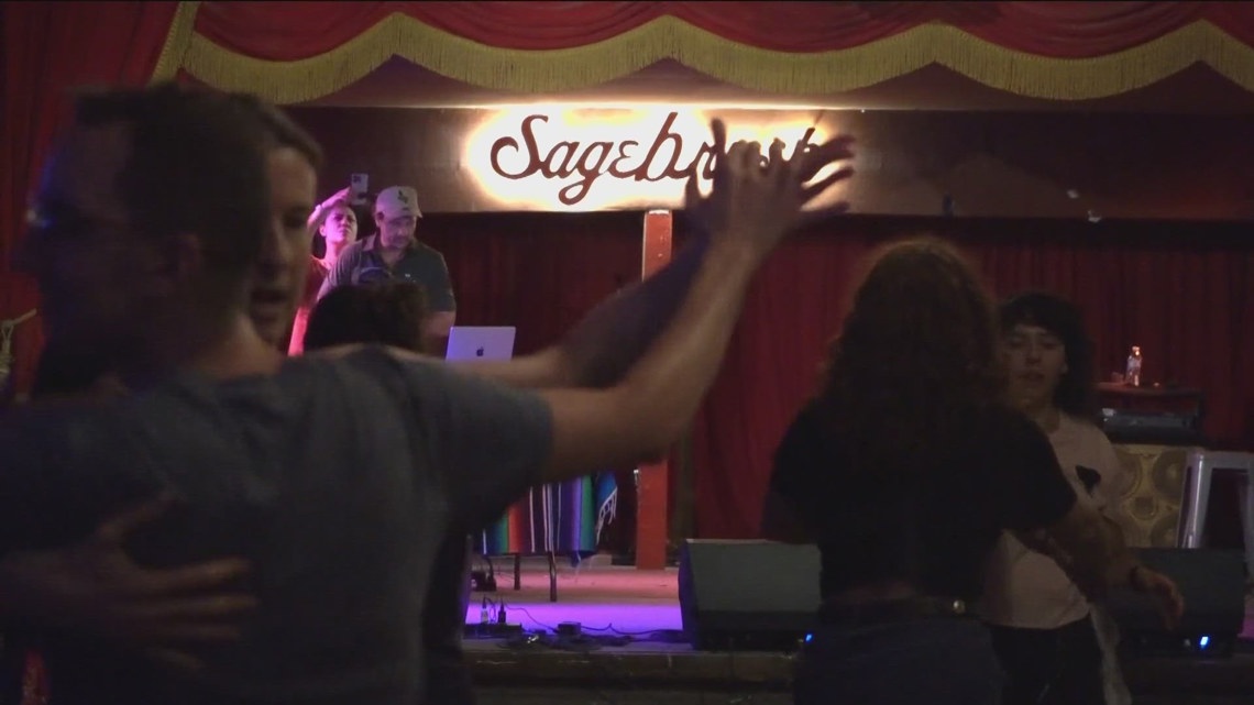 LGBTQ+ community finds safe space for country music in Austin | kvue.com
