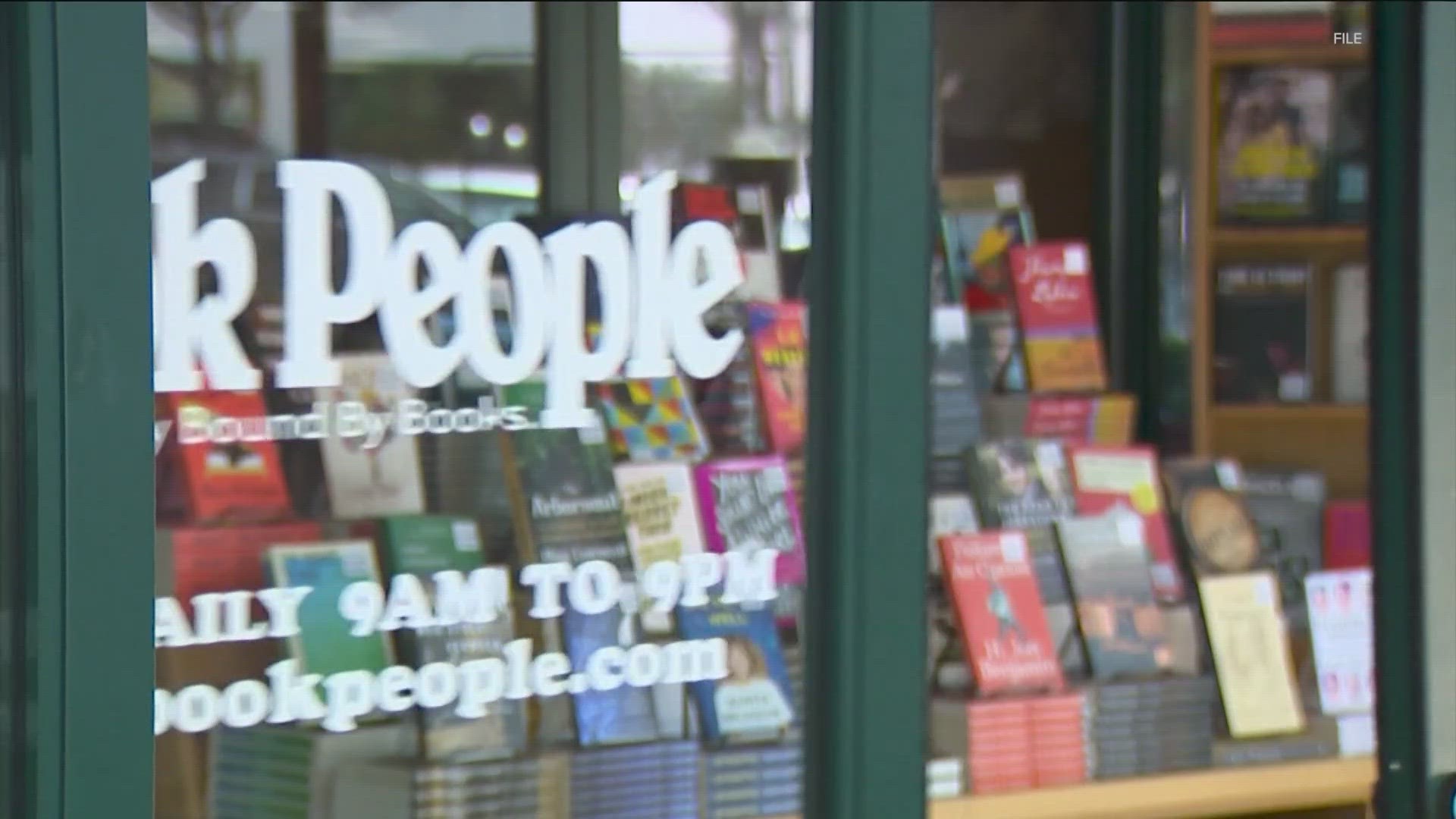 A Texas law that bookshops are fighting remains on hold after a court denied a petition to re-hear the case.