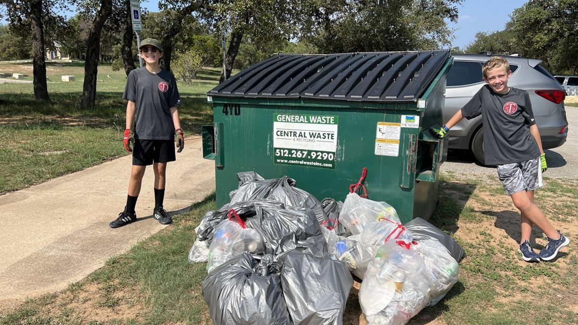 Volunteers remove 193 bags of trash from Lake Travis during annual