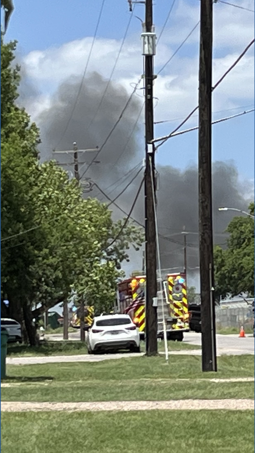 AFD crews battle fire in northeast Austin Friday afternoon | kvue.com