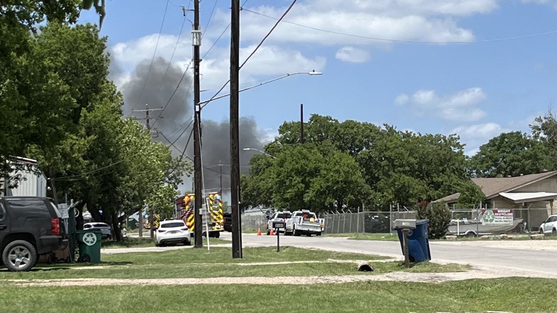 AFD crews battle fire in northeast Austin Friday afternoon | kvue.com