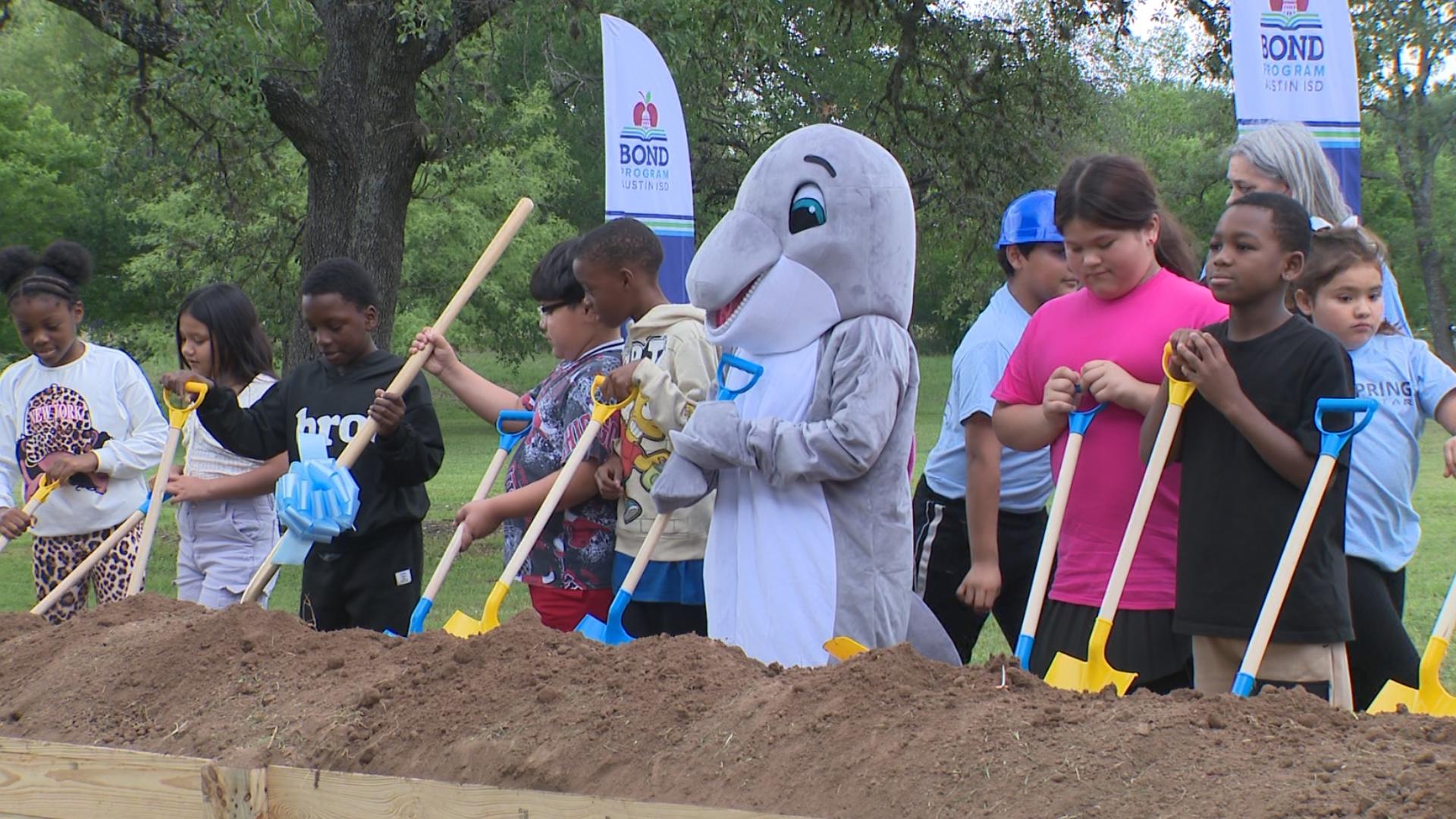 Crews broke ground Monday on a major project to transform Oak Springs Elementary School in East Austin.