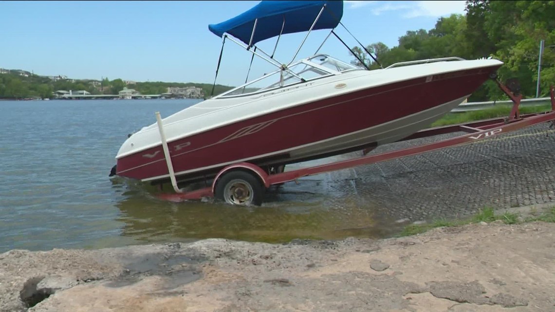 Boat owners asked to help stop spread of zebra mussels in Central Texas