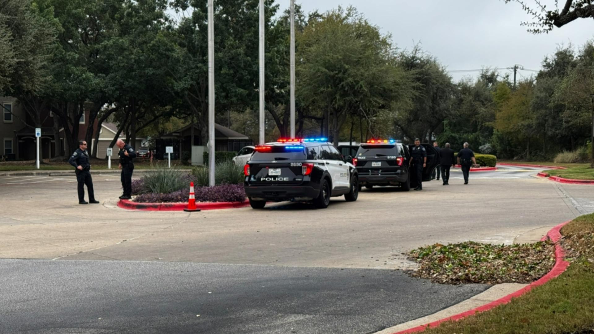 An officer shot and killed a suspect at an apartment complex on FM 620, out toward Lake Travis, Thursday morning.