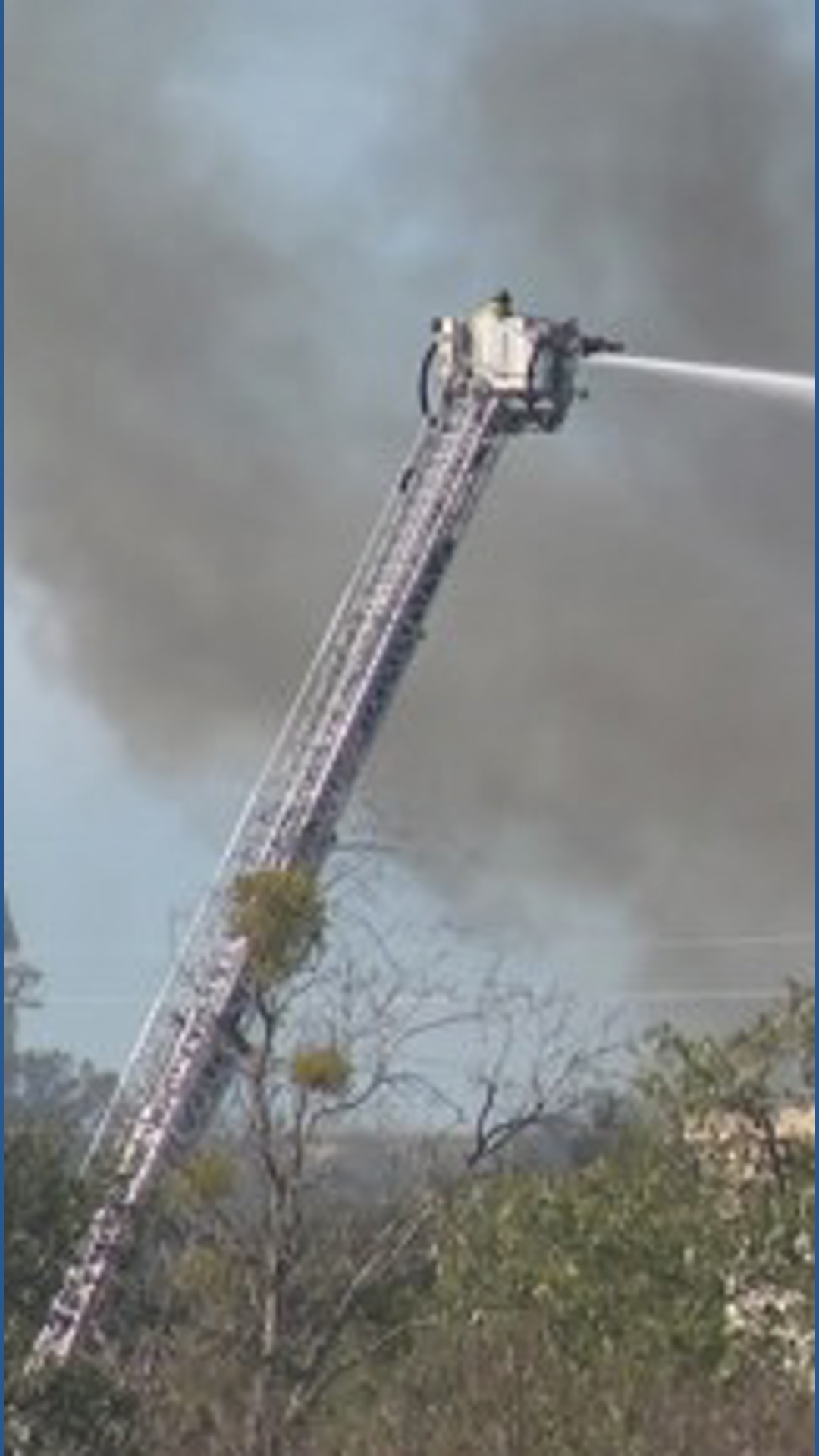 Fire causes partial building collapse in Bee Cave | kvue.com