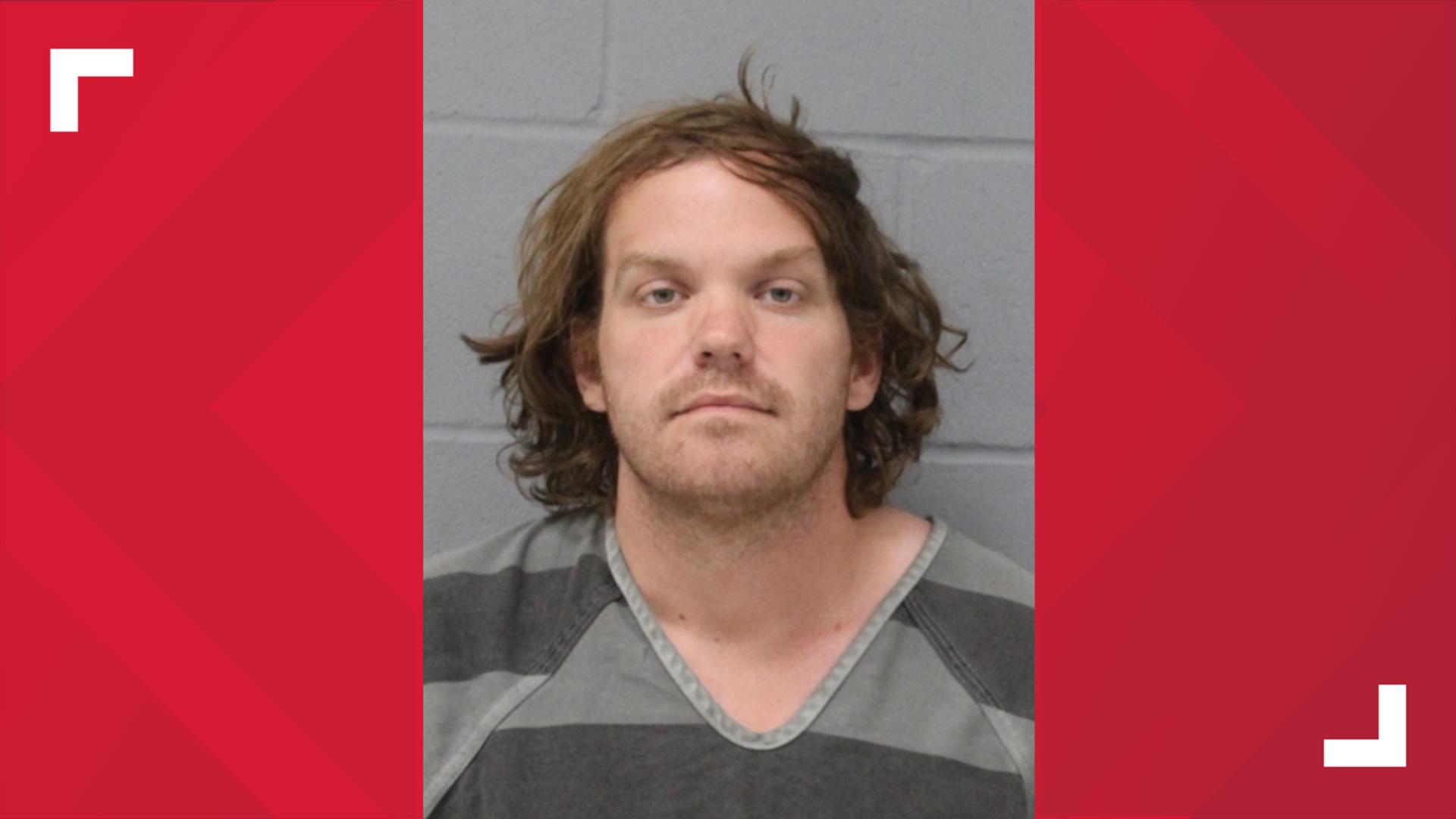 Man arrested after decomposing body found at Lake Travis home | kvue.com