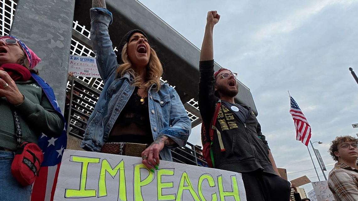 Advocacy groups deliver 10K+ signature petition to city leaders to stop APD from assisting ICE
