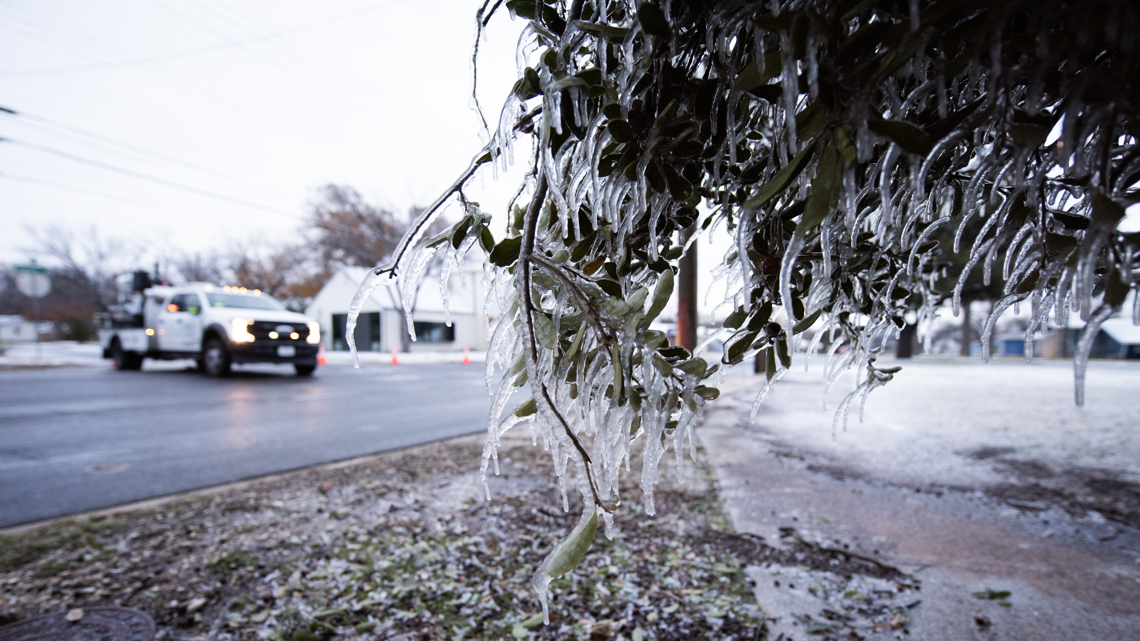 Rare snow across Texas leads to canceled flights at Austin airport ...