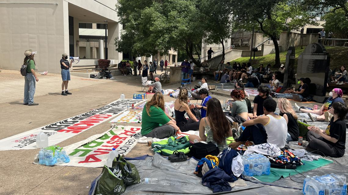 UT Austin protest: All arrested on April 29 now out of jail | kvue.com