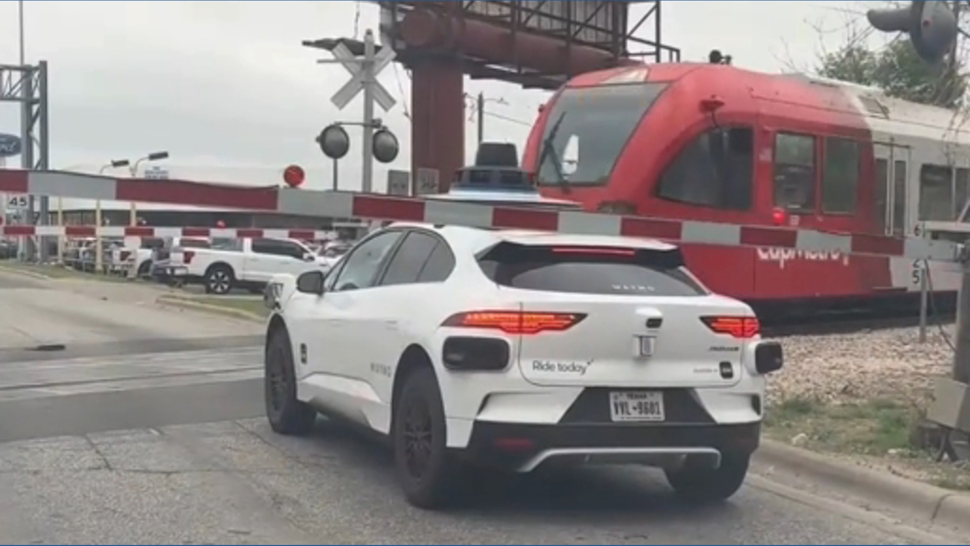 Waymo Train Video shows Waymo stalled near Austin train tracks | kvue.com