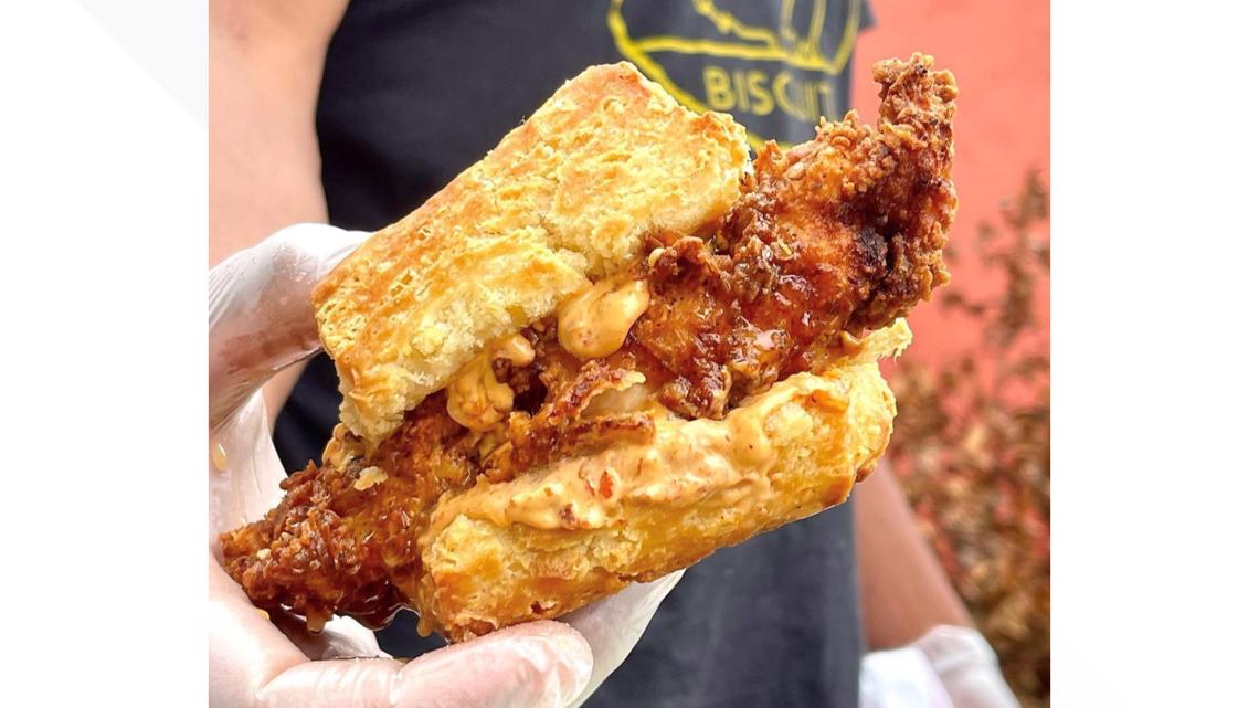 PHOTOS Bird Bird Biscuit