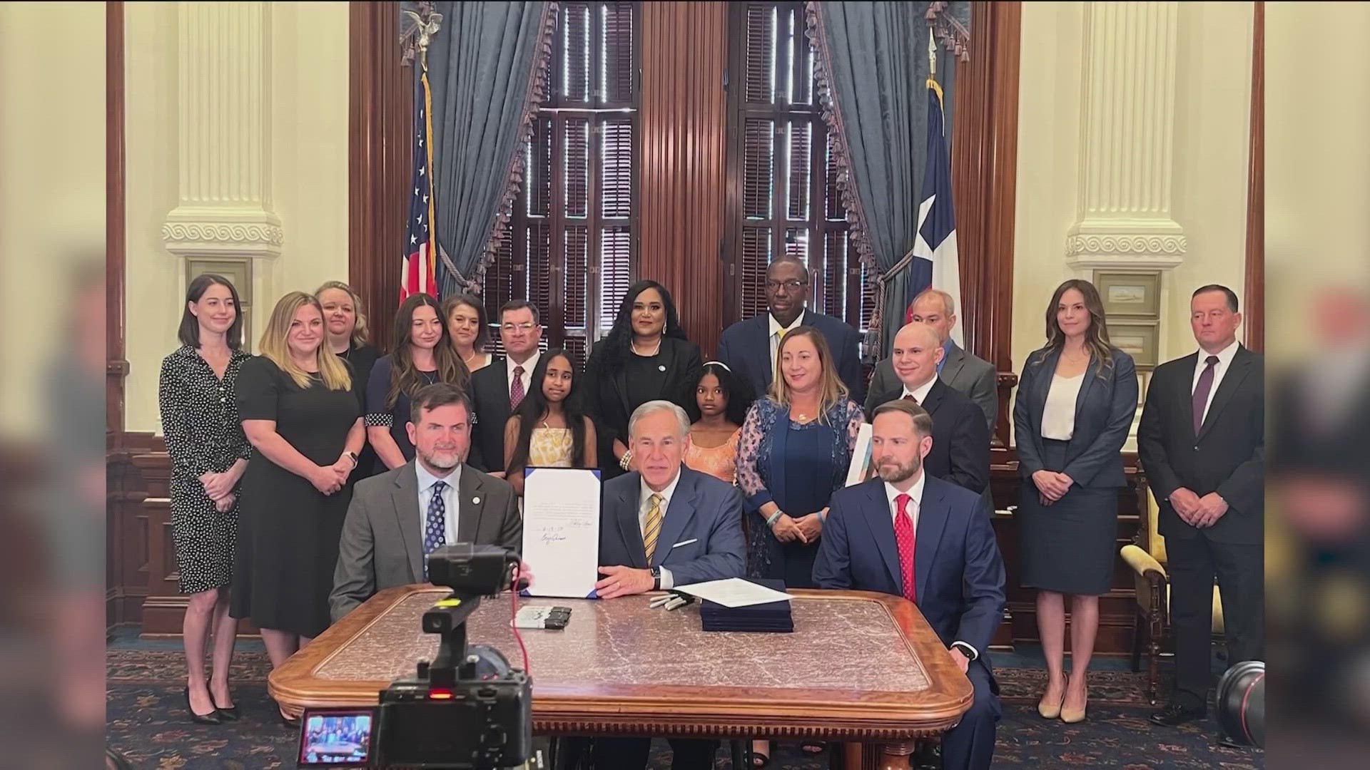 Senate Bill 838, or "Alyssa's Law," requires all Texas school districts and open-enrollment charter schools to put a silent panic buttons in classrooms.