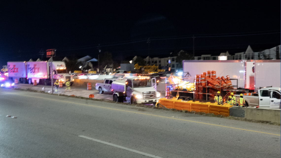 Austin Semitruck Crash Spills Liquid Closing All I 35 Lanes