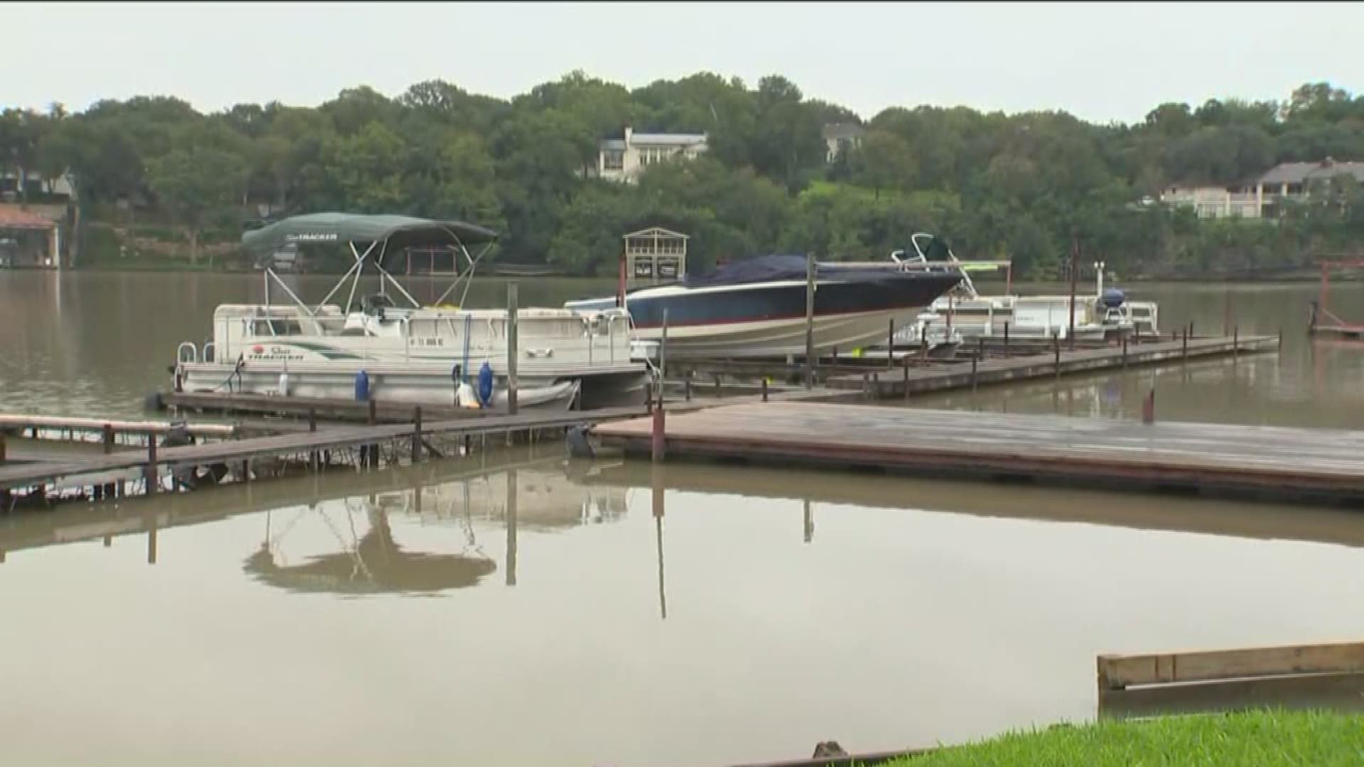 As the levels creep up towards more record-breaking levels, boat owners on Lake Austin are preparing for the worst.