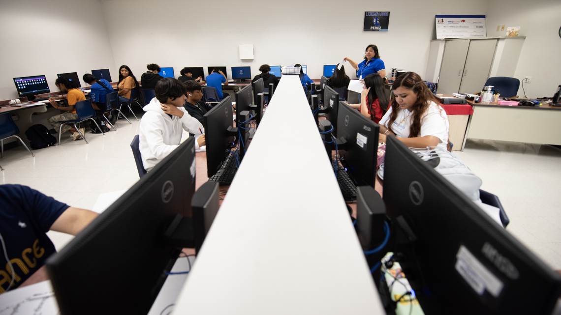 Texas Education Board to Vote on Controversial New Curriculum Amid Public Outcry - News Directory 3
