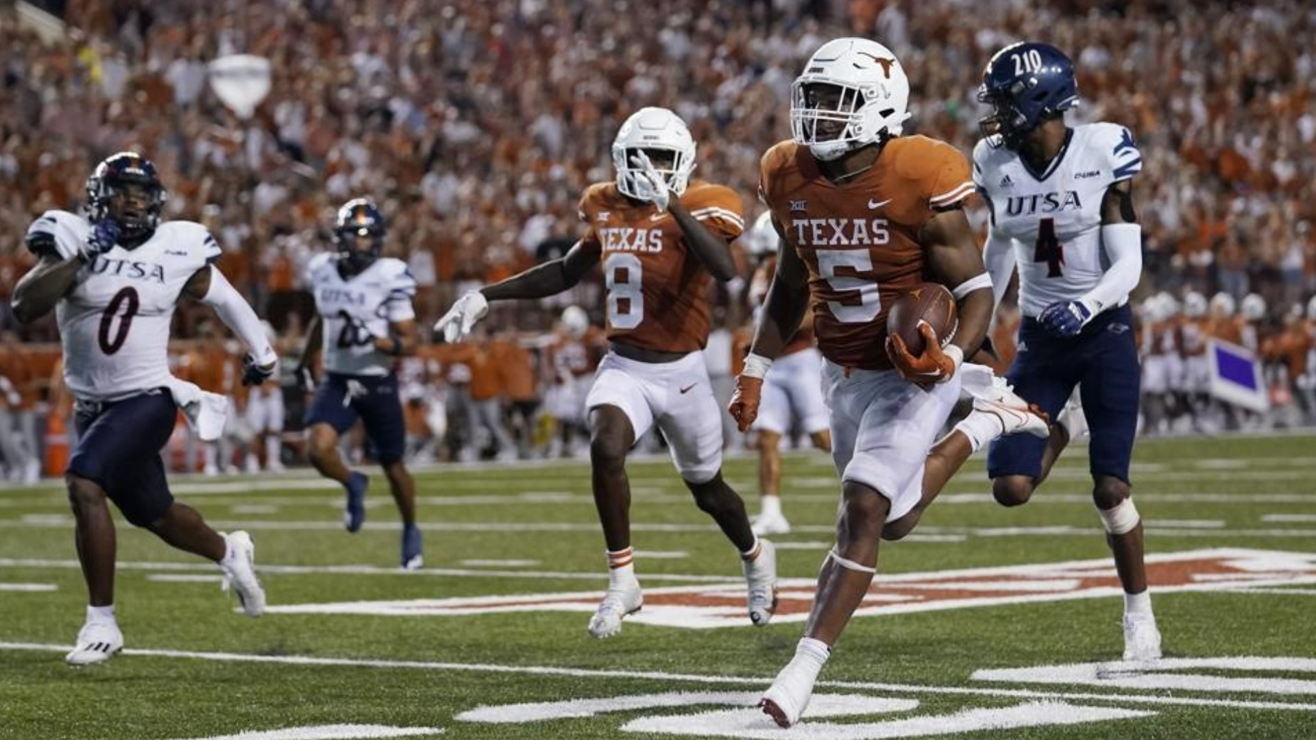 No. 21 Texas pulled off a win over the Roadrunners on Saturday.