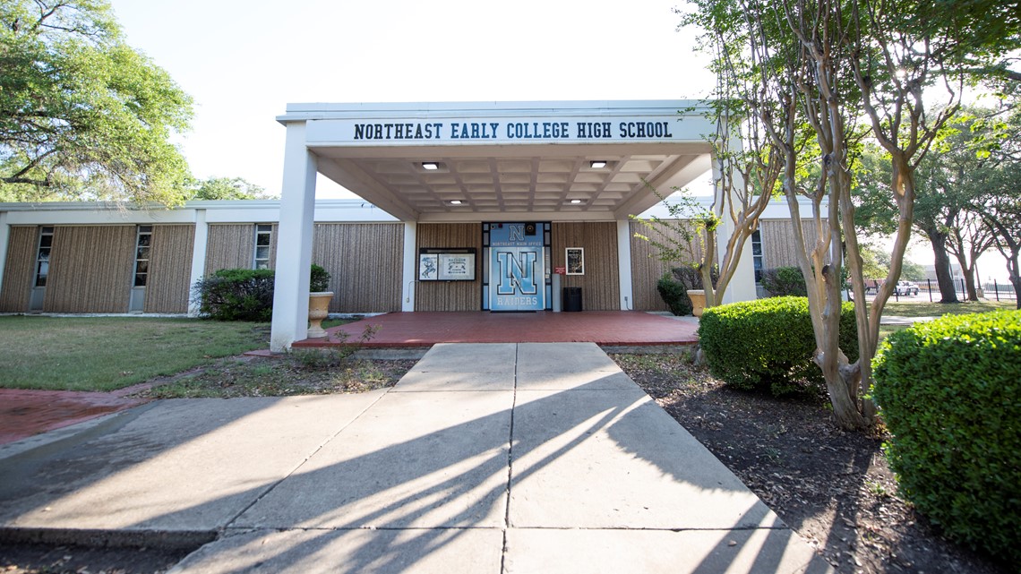 Austin ISD student arrested for bringing guns to school