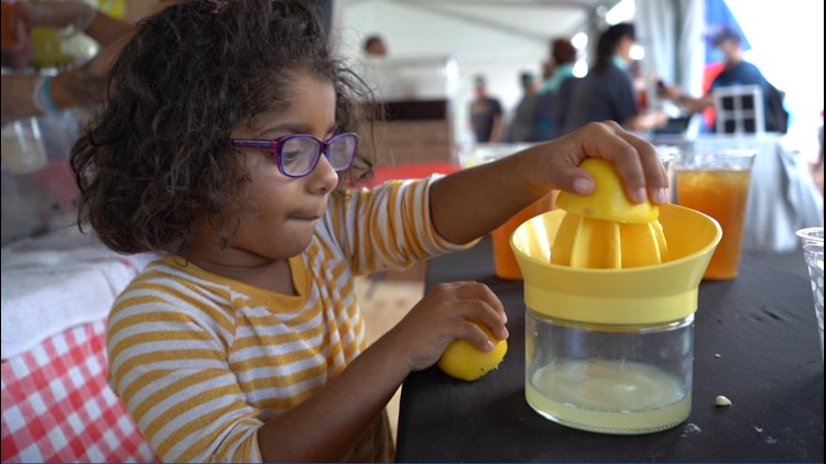 5-year-old sells lemonade at COTA during Formula 1's U.S. Grand Prix