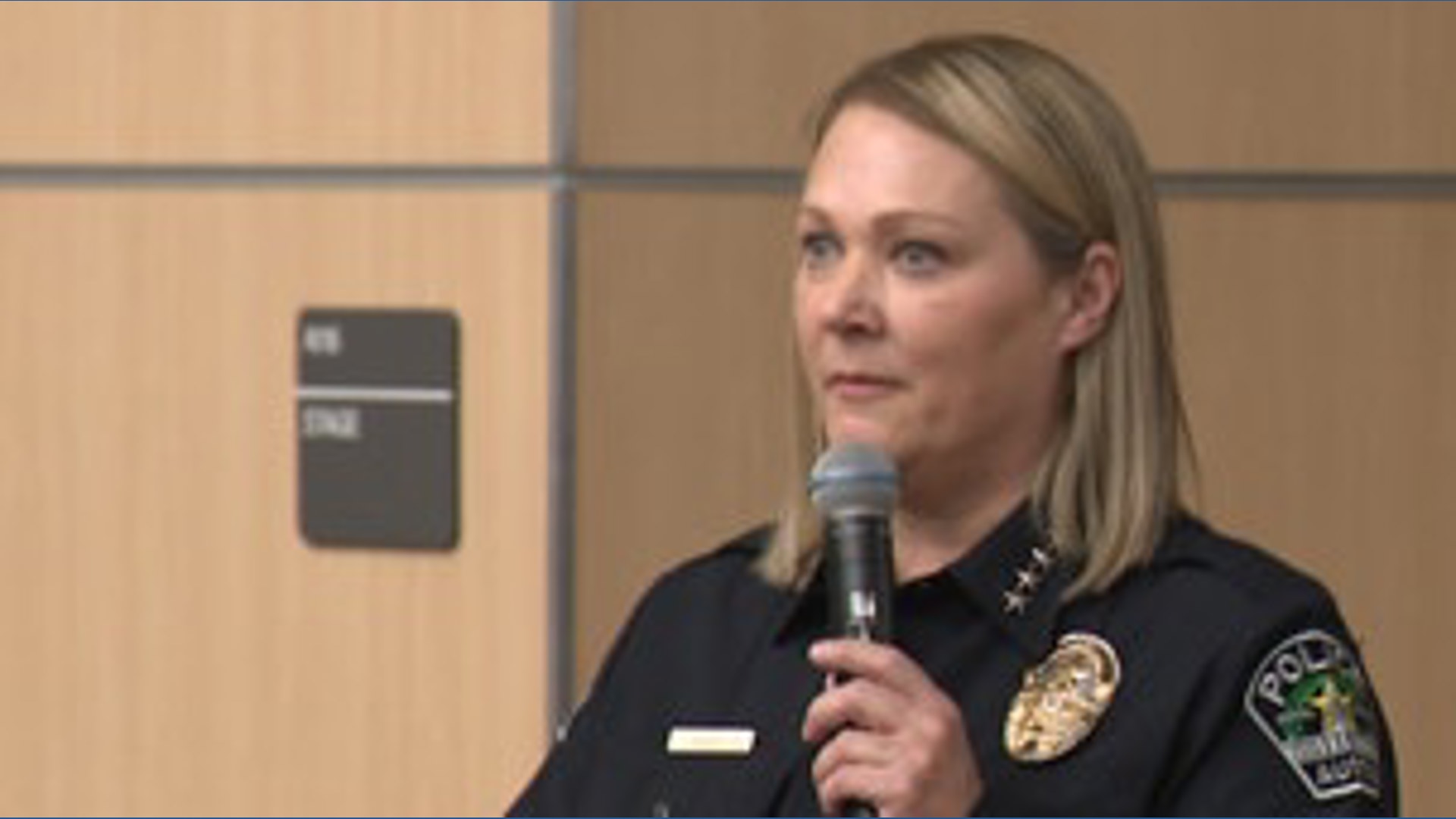 APD Chief Lisa Davis meets with community about police and ICE ...