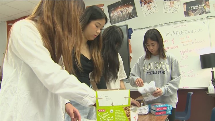 Round Rock students making care packages for people experiencing homelessness