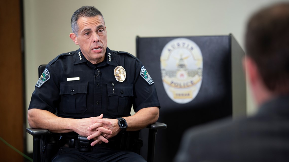 non-emergency-police-calls-to-311-create-frustrating-backlog-for