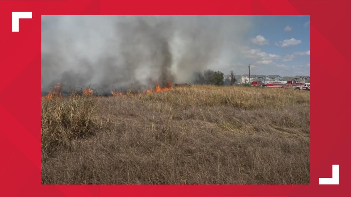 Fire crews combat 40-acre brush fire in southeast Austin | kvue.com